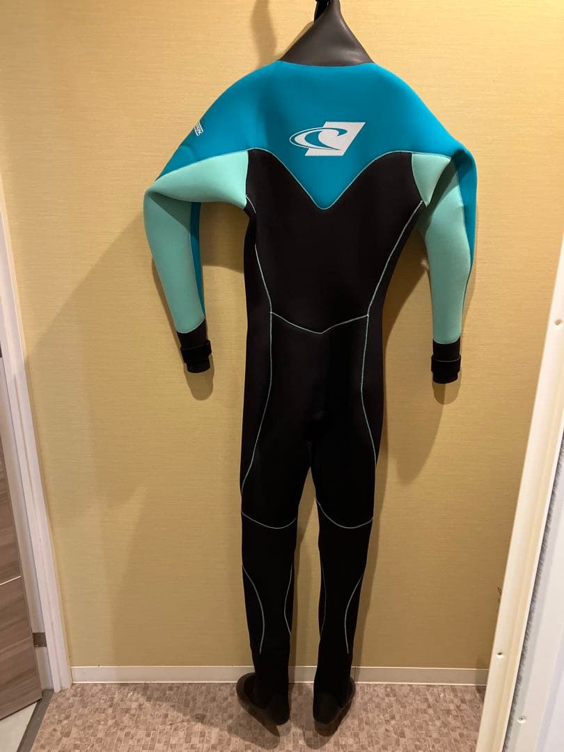 オニールドライスーツ3ミリ新品2026