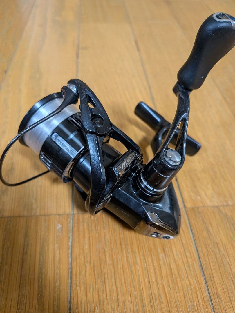 19ヴァンキッシュ c2000s スピニングリール