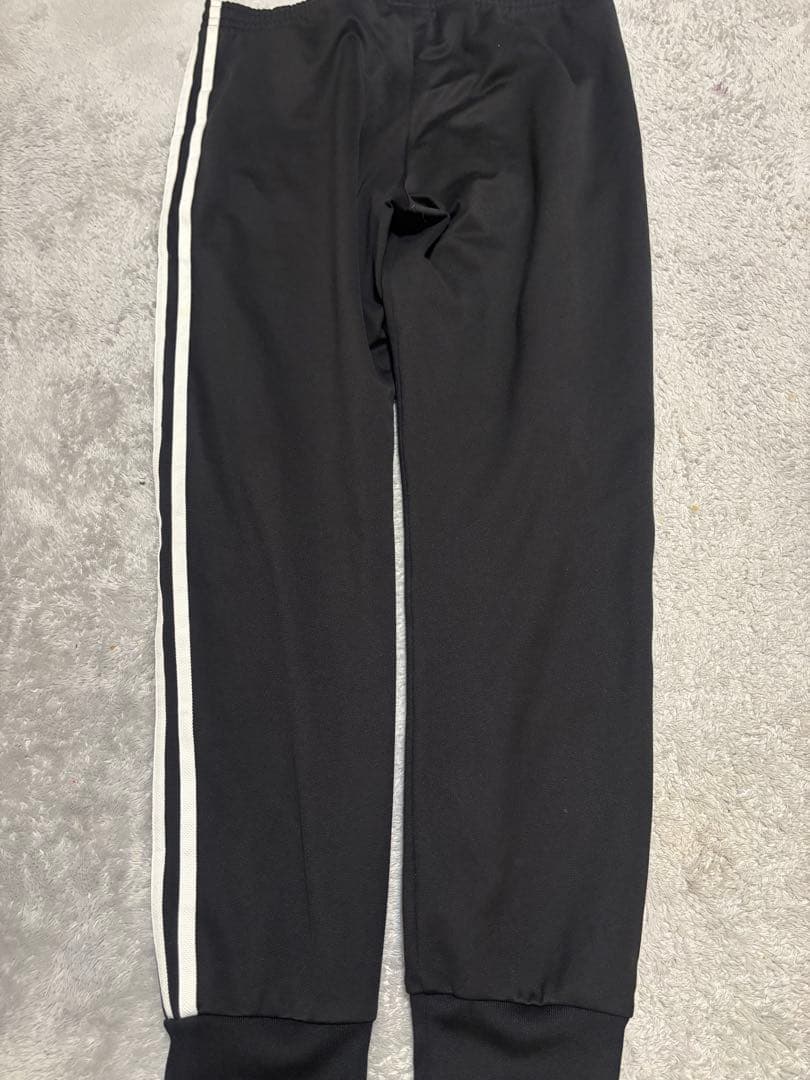 adidas ブラック トラックジャケット