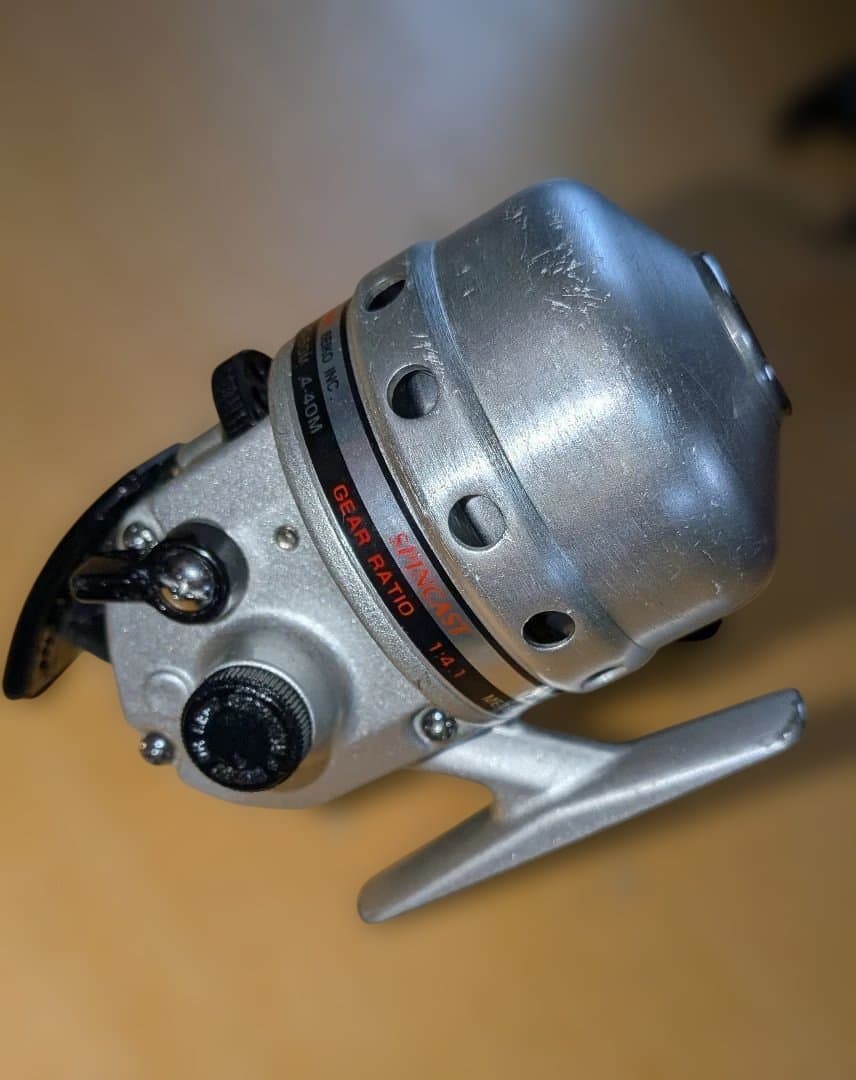 SPINCAST 80 スピンキャストリール 赤