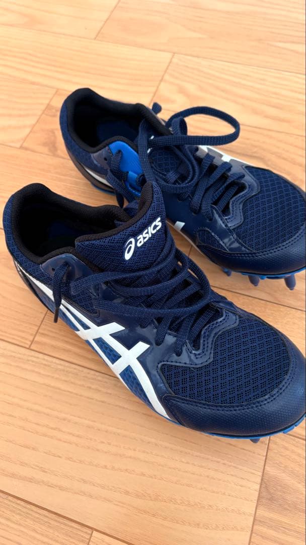 asics スパイクシューズ ネイビー/ホワイト