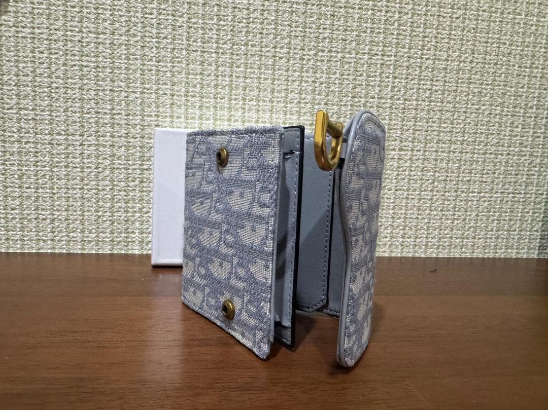 ボッテガ・ヴェネタ カセットc