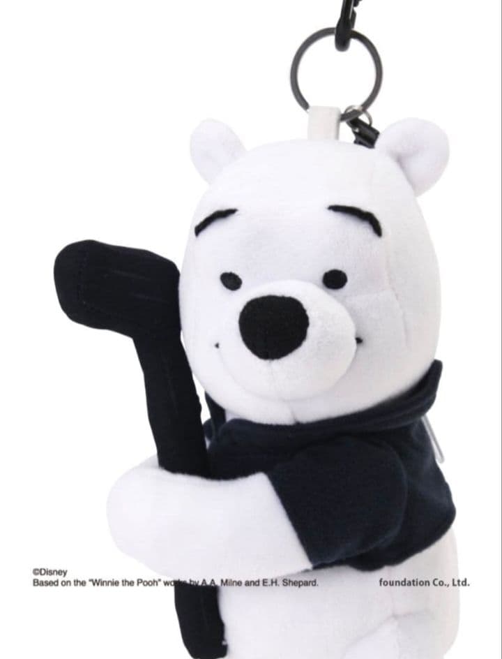 ②新品 未使用 PEARLY GATES プーさんぬいぐるみボールポーチ