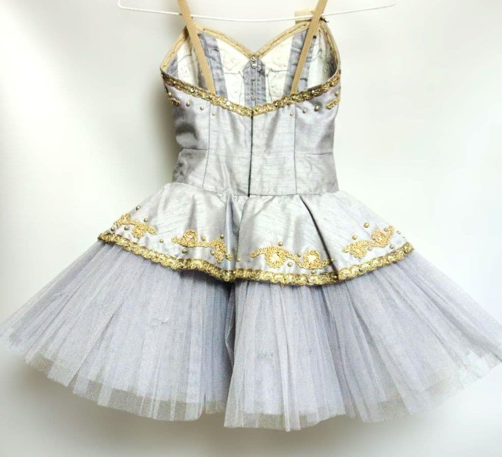 バレエ　グレー　チュチュ4着120cm台 　袖、ネックレス付 No1
