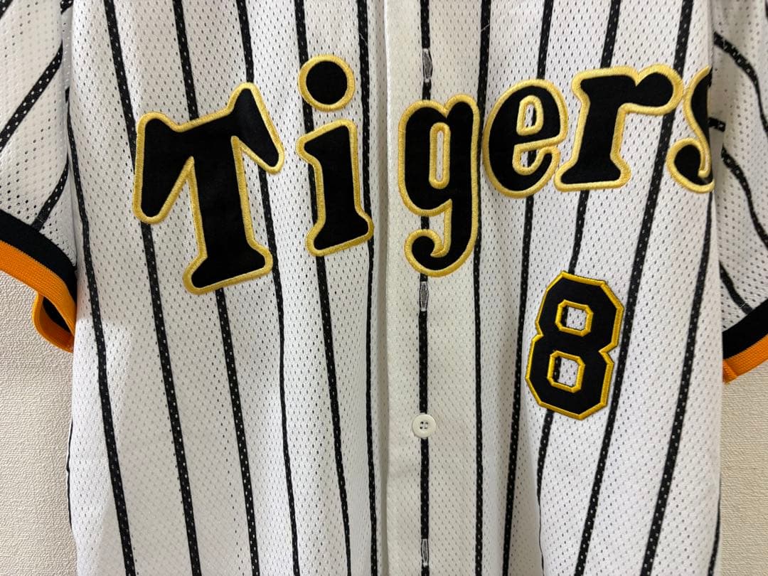 阪神タイガース 佐藤輝明 8 復刻版　ユニフォーム