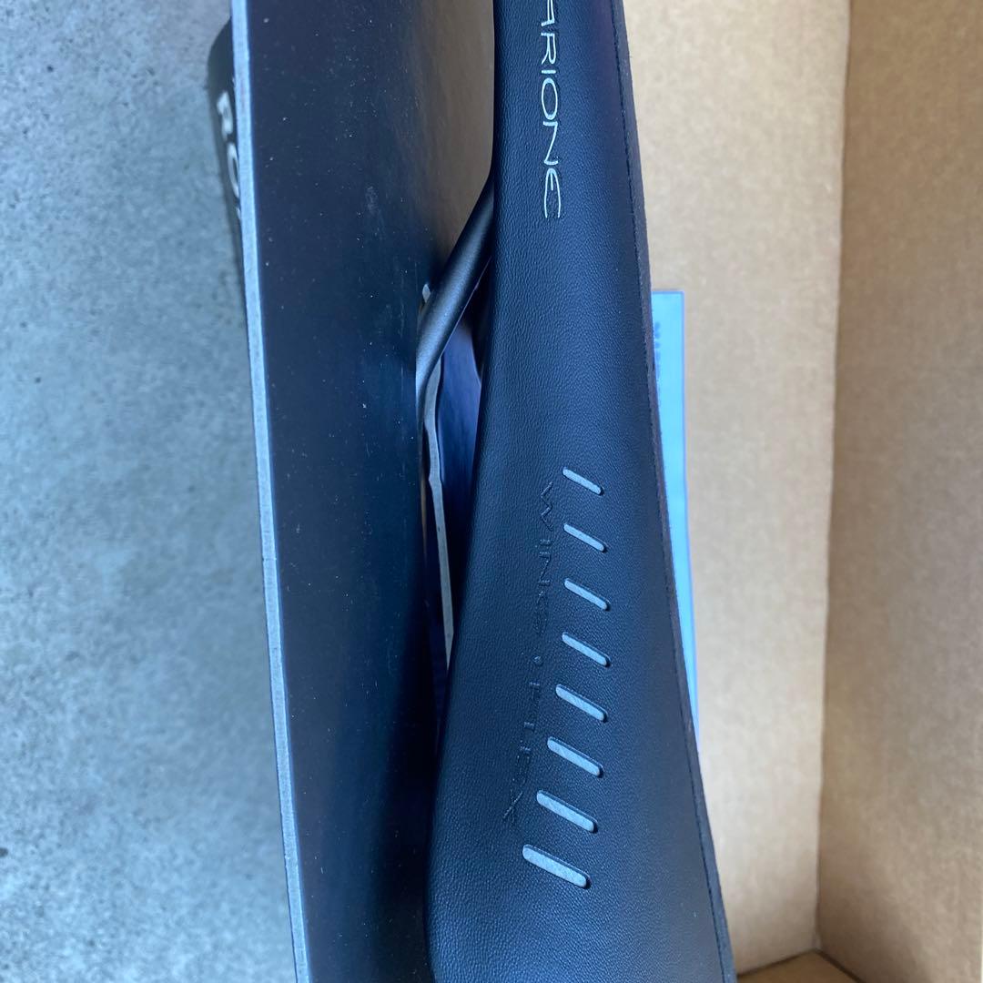 fizik Arione ブラック サドル