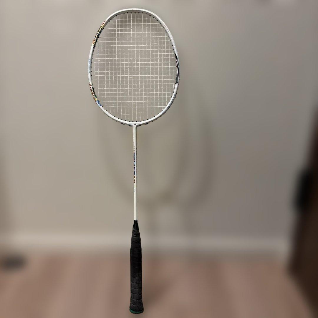 [美品]ヨネックスYONEX アストロクス33バドミントンラケット専用ケース付き