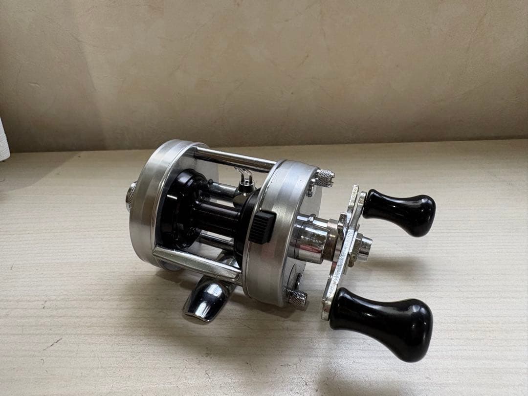 ★☆激レア　ABU アブガルシア アンバサダー 2500C ブロンズプレート