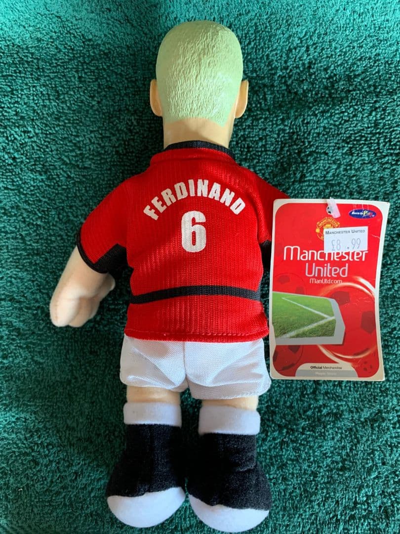 RioFerdinand直筆サイン入りポストカード+未使用タグ付きフィギュア