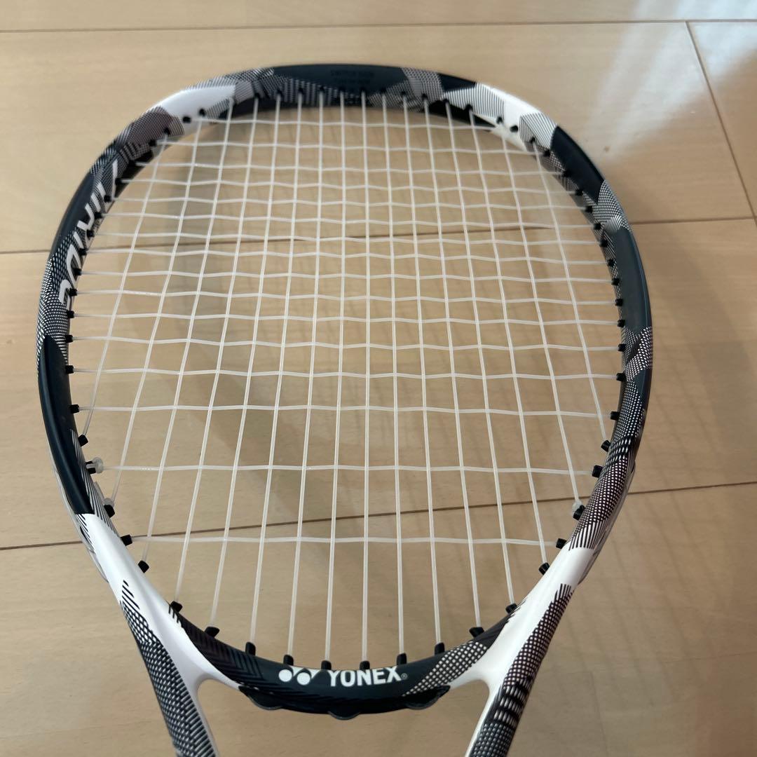 YONEX EZONE 200 テニスラケット G4