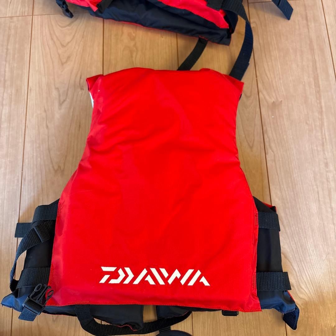 2個セット‼︎Daiwa製のLサイズレッドライフジャケット