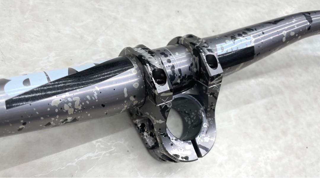 DMR ハンドルバーステムセット(限定カラー)