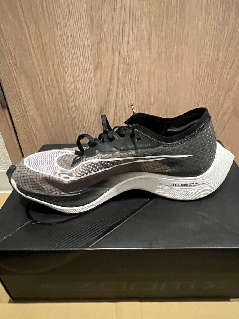 NIKE ヴェイパーフライネクスト% 25.5cm