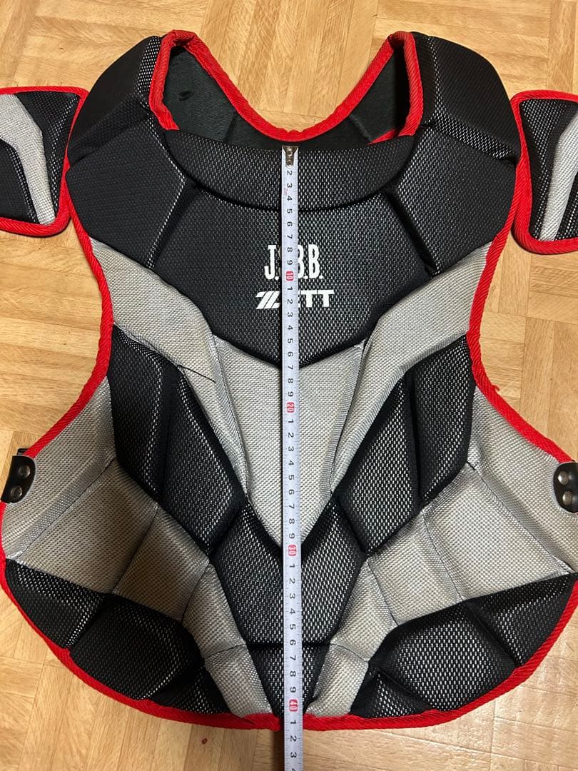 キャッチャー防具4点＋ヘルメット2点＋審判用マスク＋バック＋おまけ