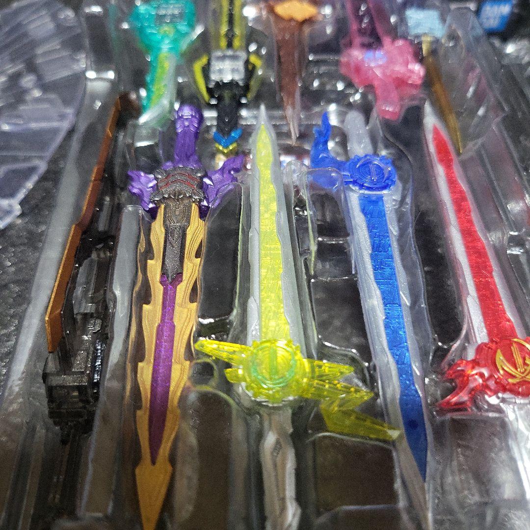 S.H.Figuarts 仮面ライダークロスセイバー10聖剣セット