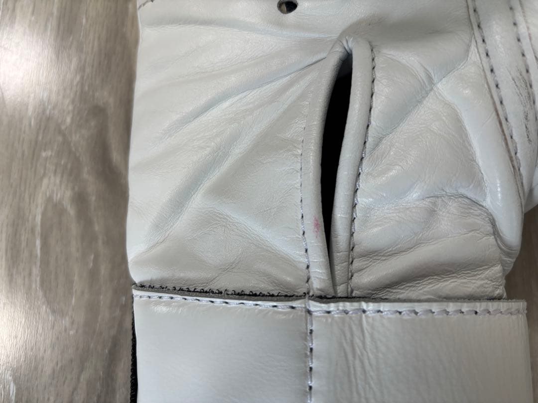 【美品】Winning ボクシンググローブ MS-200B 8oz ホワイト
