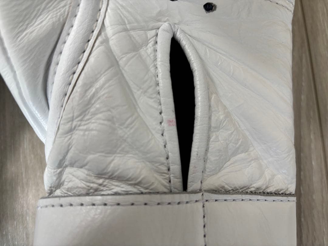 【美品】Winning ボクシンググローブ MS-200B 8oz ホワイト