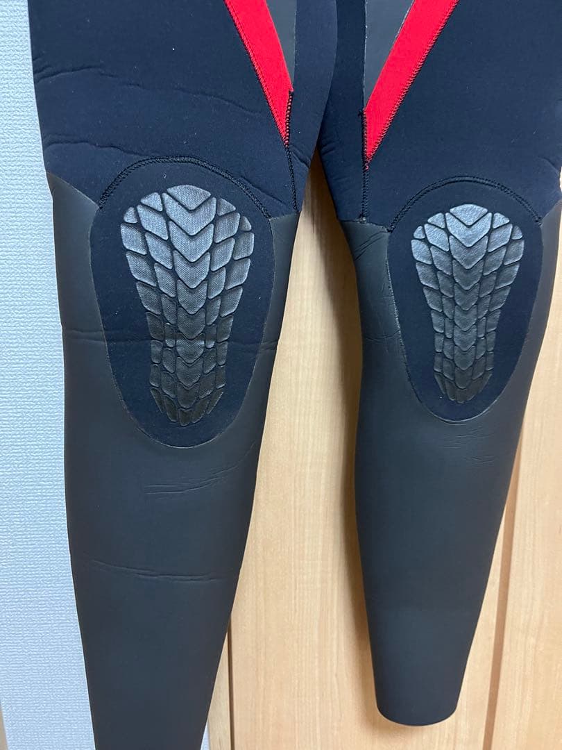 XCEL セミドライ　ウェットスーツ 黒✖️ 赤　5mm