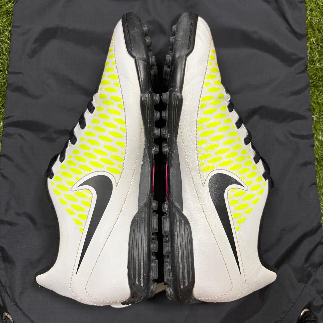 シューズ NIKE Magista Ola TF 25cm