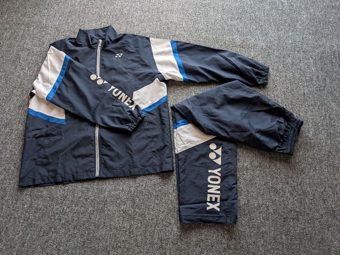 YONEX ウォームアップウェアセット ジャケットO パンツL　ほぼ未使用