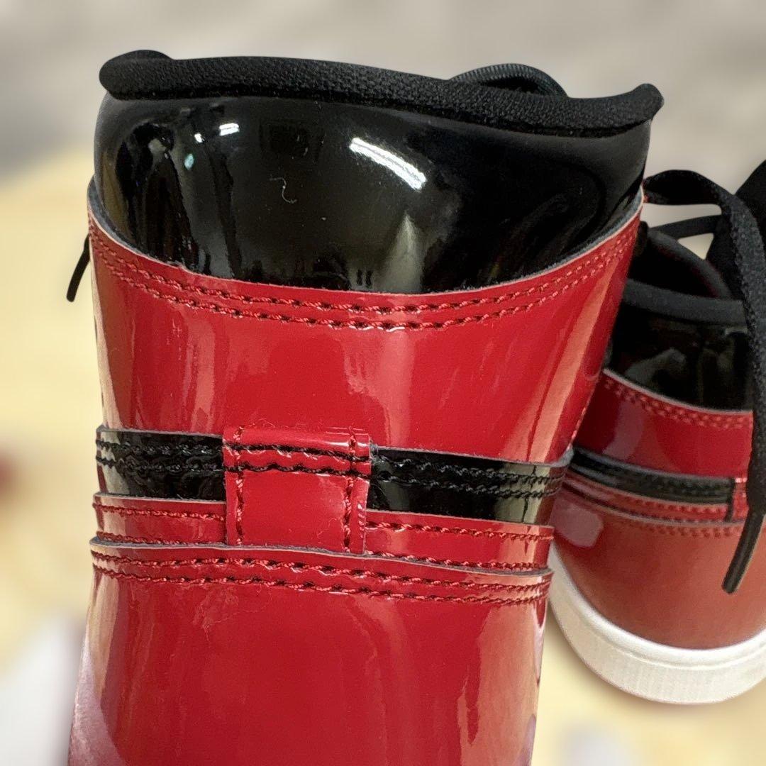 ナイキAir Jordan 1 赤黒 ハイカット