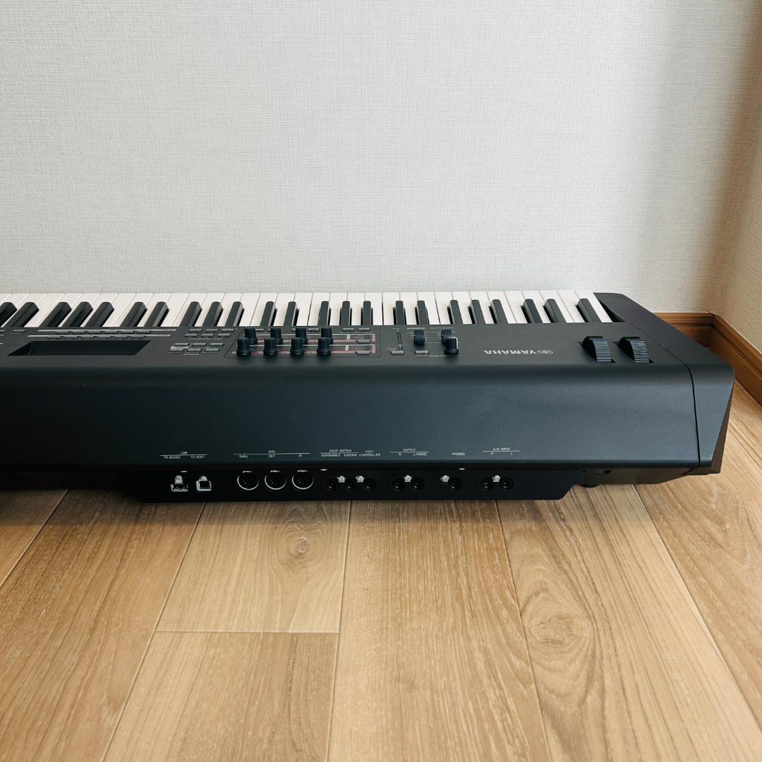 YAMAHA MOX8 ワークステーションシンセサイザー 88鍵 ペダル付き