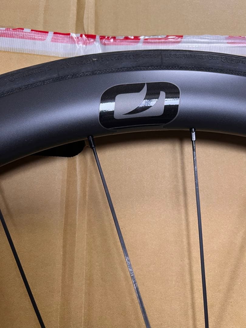 モスト　カーボンホイール　MOST PINARELLO