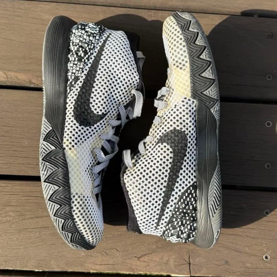 NIKE KYRIE 1 BHM スニーカー 8.5 26.5 ナイキ カイリー