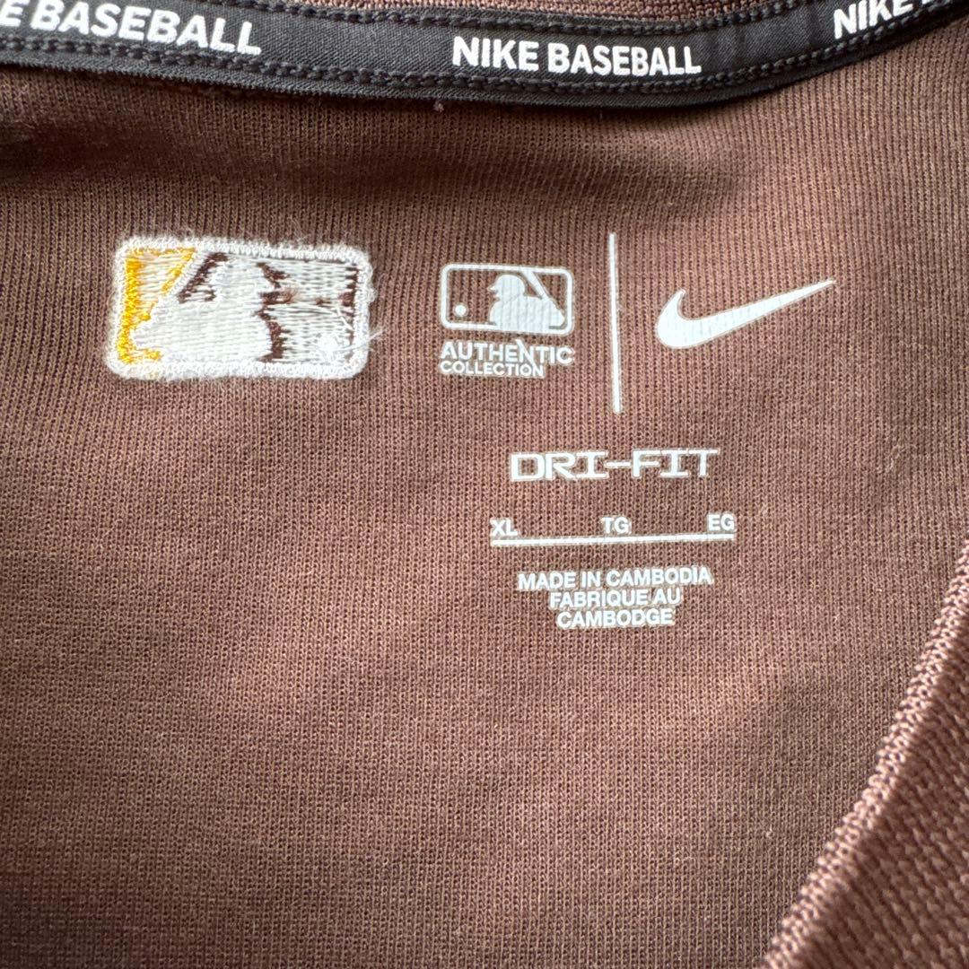日本未発売　パドレス　クォータージップトップSan Diego Padres 2