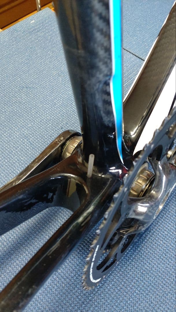 ロードバイクカーボンフレーム、Campagnolo クランクセット