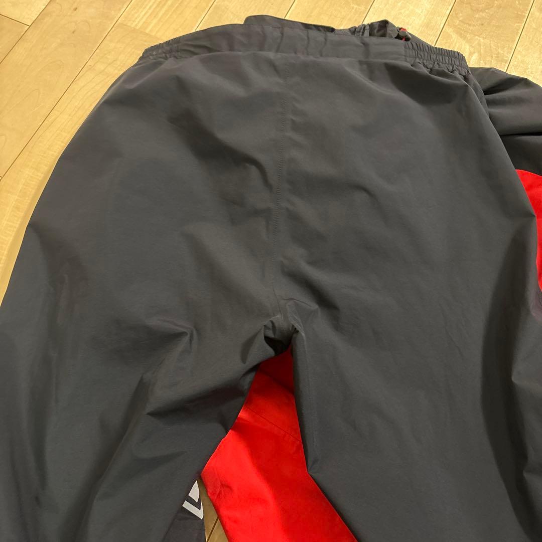 ダイワ　ゴアテックス　バーサタイル　レインスーツ　XLサイズ　レッド