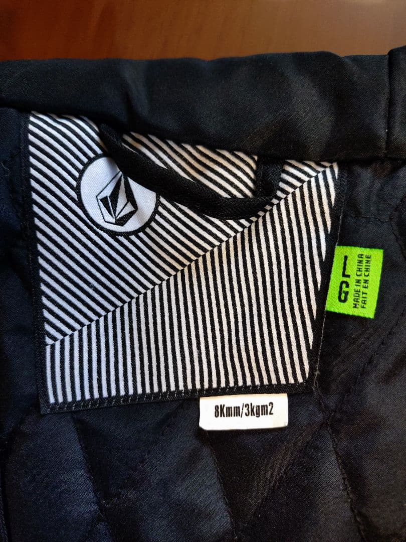 VOLCOM フード付き スノーボードウェア