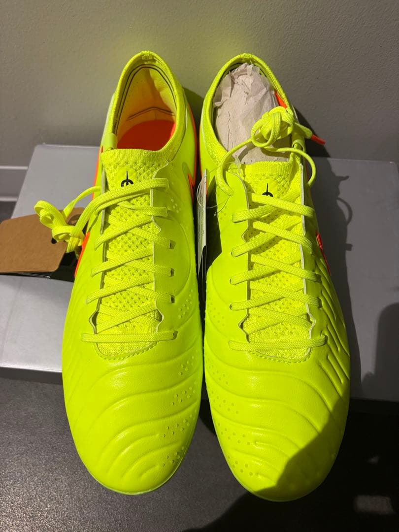 NIKEティエンポ　28 AG