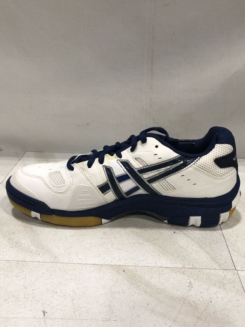 八5572【未使用品】バレーボールシューズ　アシックス　　サイズ26cm