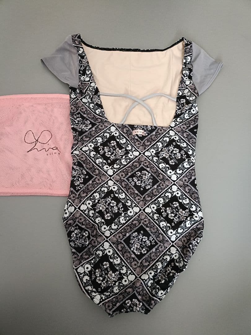 新品　stina　スティナ　Mサイズ　半袖　キャプスリーブ　タイプP　花柄