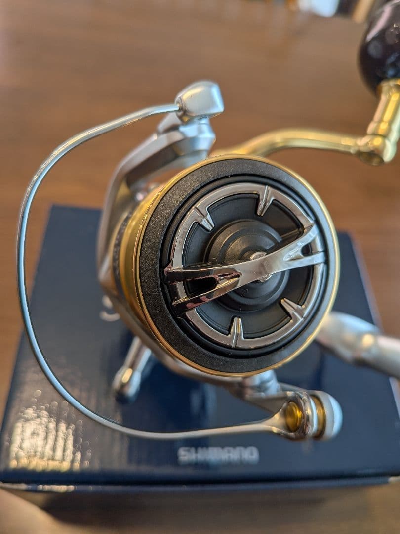 SHIMANO STRADIC SW 4000HG スピニングリール