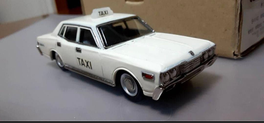アンチモニー　コレクション　セドリック　タイプ　330 タクシー　1/43