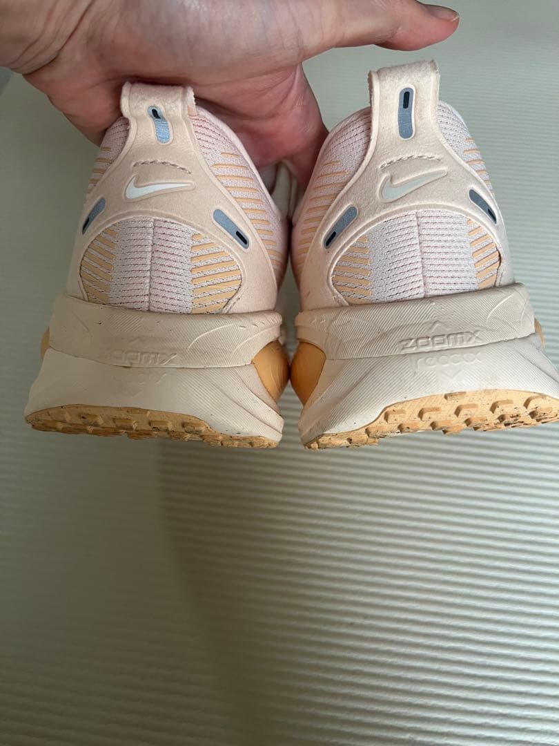 NIKE ズーム　ボメロ18 25cm