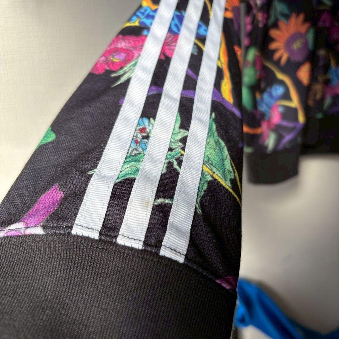 adidas 花柄 フード付きジャージ S ショート丈　ランニング　運動　おしゃ