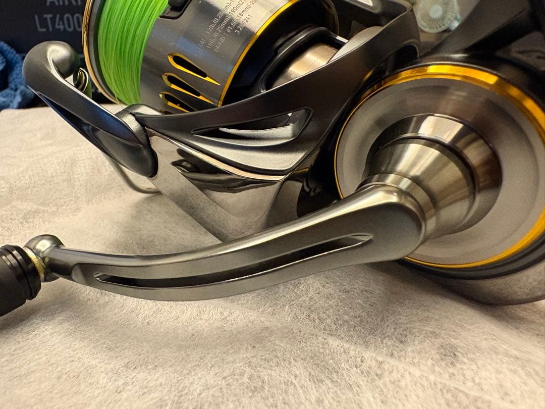 DAIWA 23エアリティ LT4000-XH スピニングリール