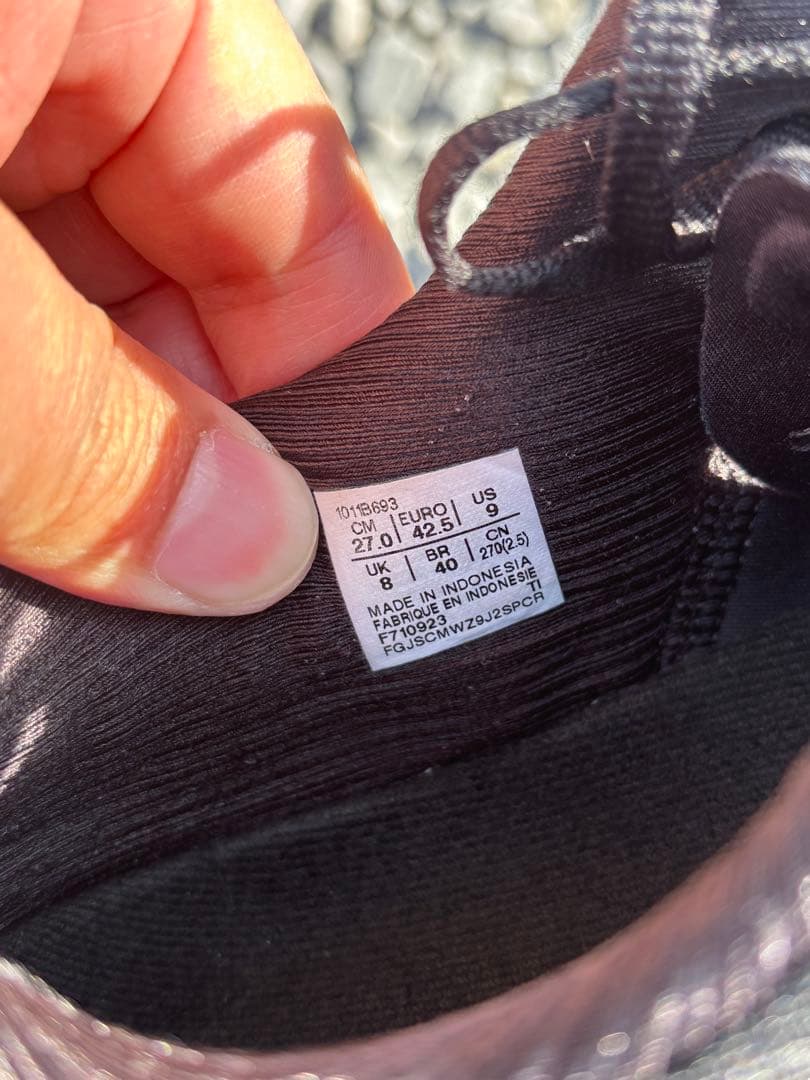 ASICS アシックス　ノヴァブラスト4 27センチ
