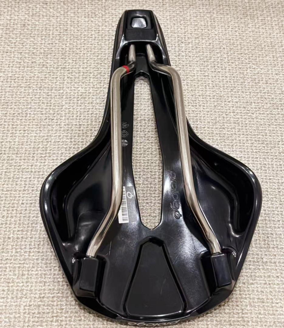 新品 Prologo NAGO R4 PAS TiroXレール　サドル
