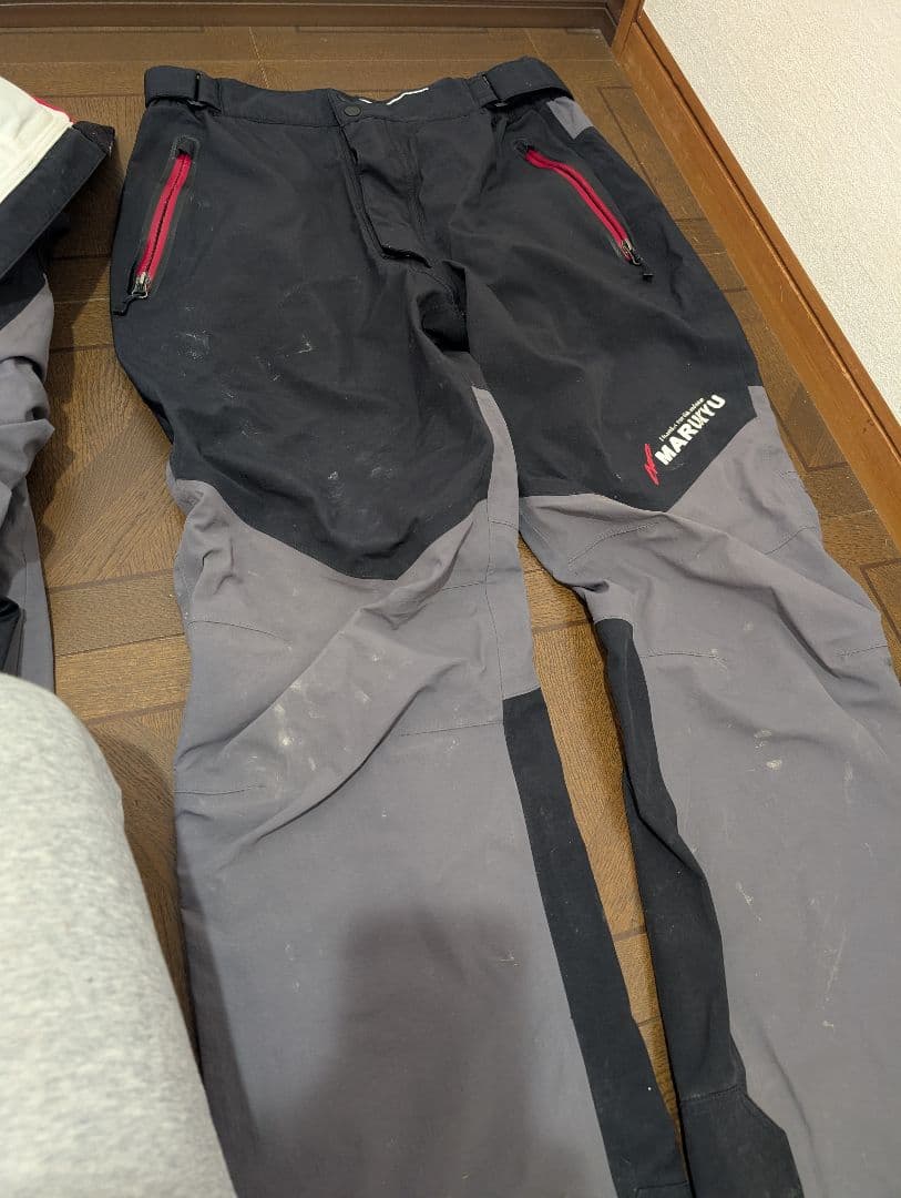 【最終値下げ】マルキユー フィッシングスーツ(上下セット) マルキュー