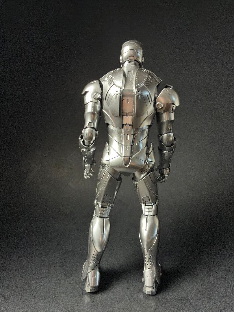 hot toysアイアンマン MARK II ダイキャスト フィギュア