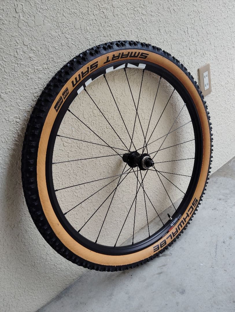 シマノ　WHーMT500 リアホイール QR クリンチャー　タイヤ付き