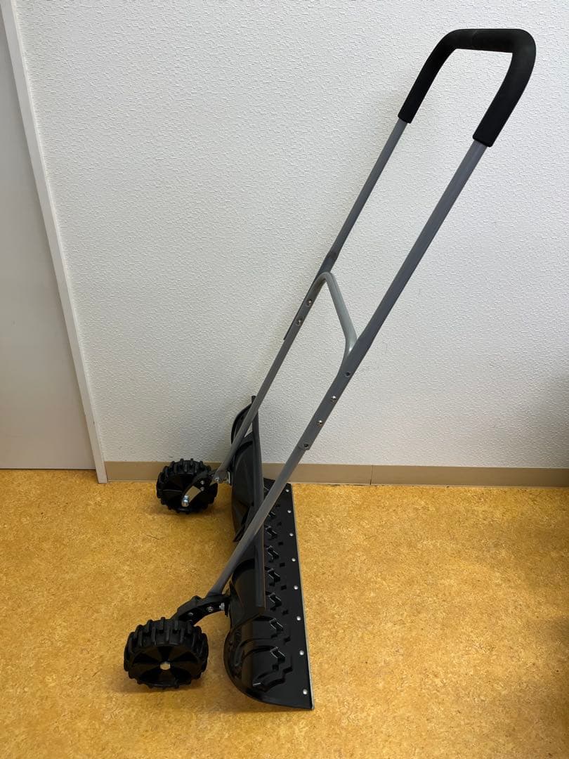 スノープッシャー　キャスター付き　雪かき　スコップ　除雪