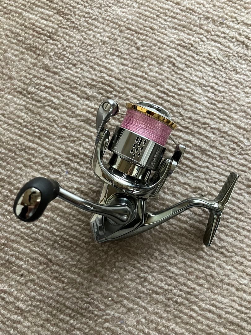 美品【シマノ】18ステラ C2500SXG（淡水のみ使用品）
