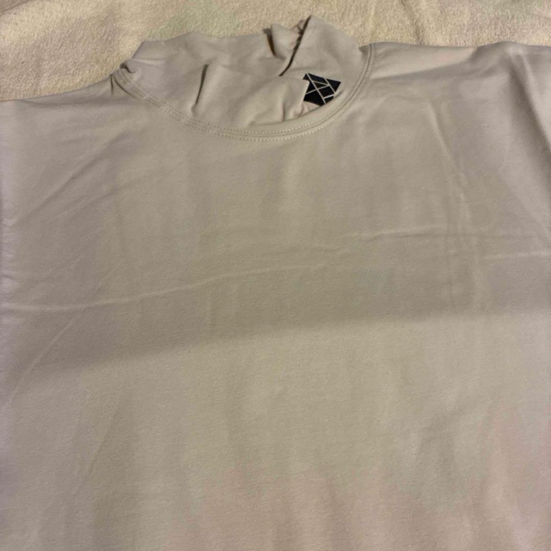 新品TANGRAM MOCKNECK T-Shirt