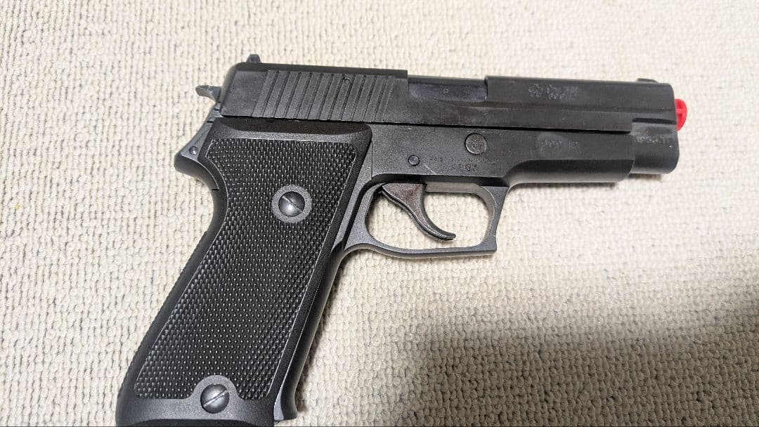 SIG SAUER P220 9mm ガスガン 陸上自衛隊仕様 箱付き
