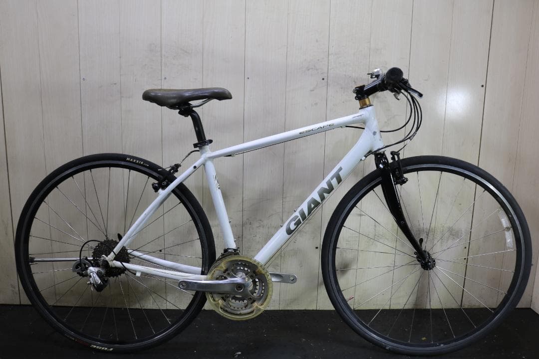 GIANT ESCAPE R3 700C アルミ 24速 470mm 白クロス